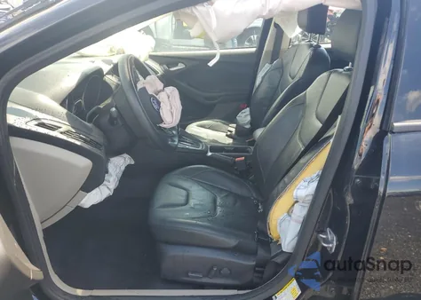 2016 Ford Focus Se z USA, uszkodzony, nr VIN 1FADP3F28GL257087